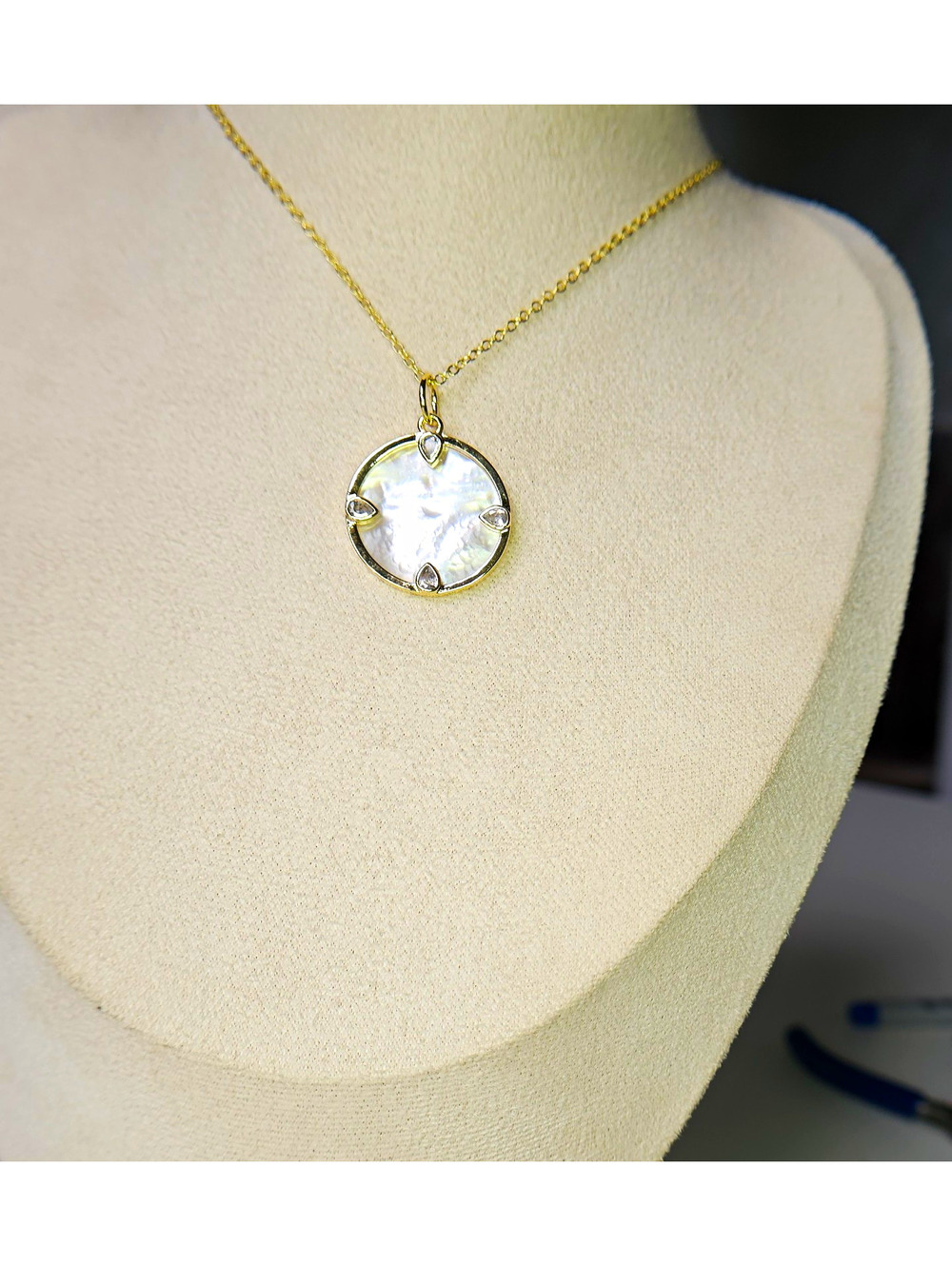 14k Gold-plated Mother of Pearl Pendant Adjustable 17" Necklace MOP CZ NWOT - Picture 3 of 5